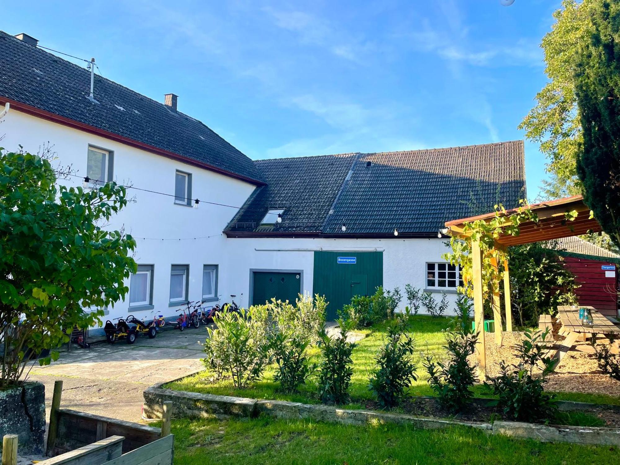 Ferienhaus Backesgarten Fuer 22 Personen Neichen エクステリア 写真